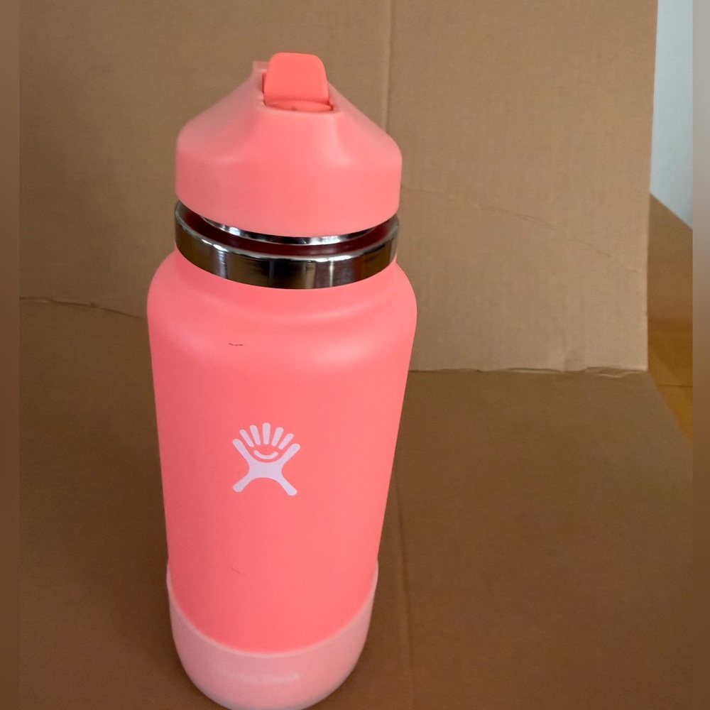 Hydro Flask 32 oz. Coral Water Bottle